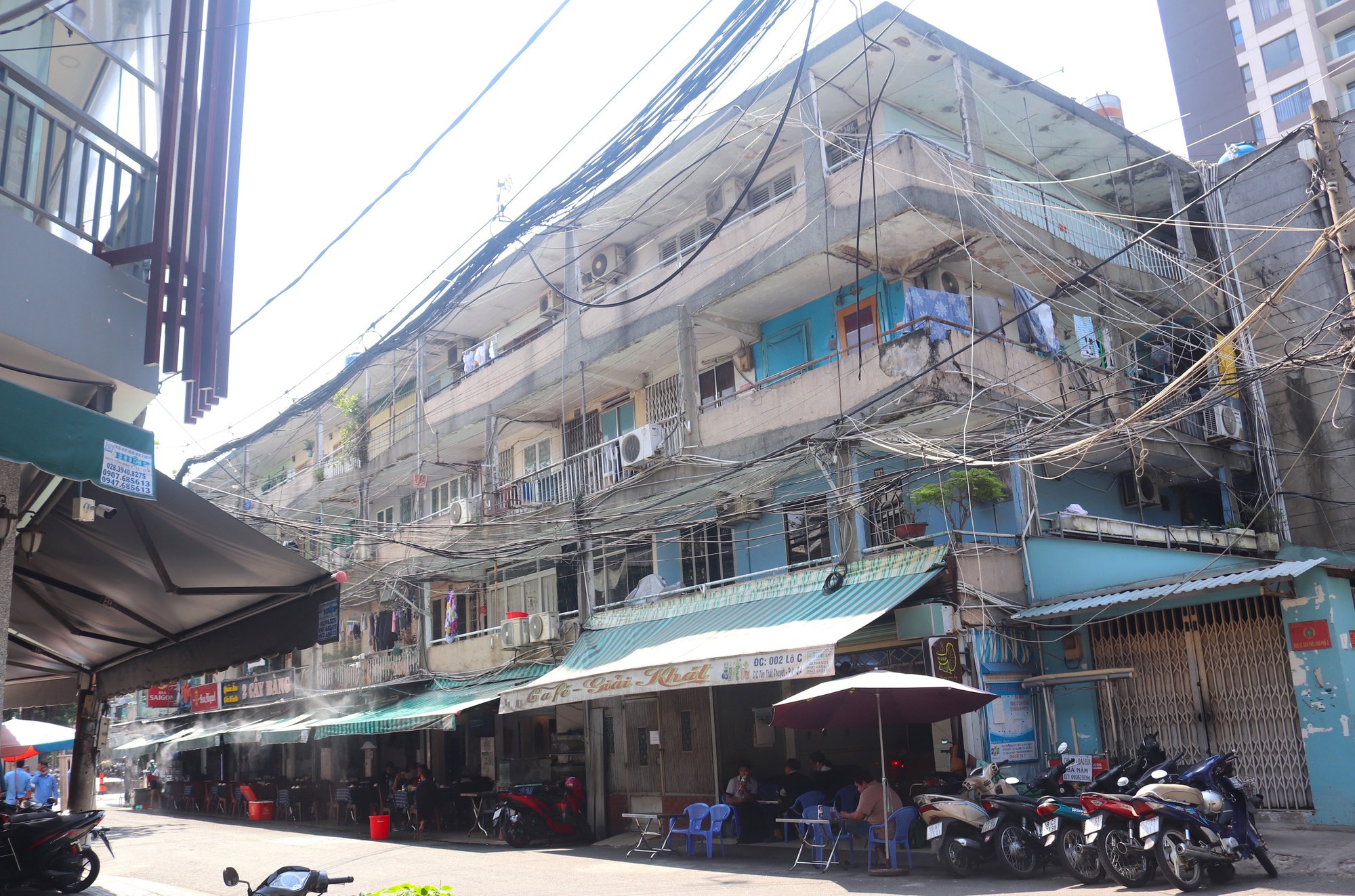 Khẩn cấp xây lại chung cư cũ ở TP HCM