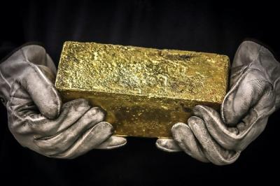 Vàng hướng tới mốc 2.000 USD