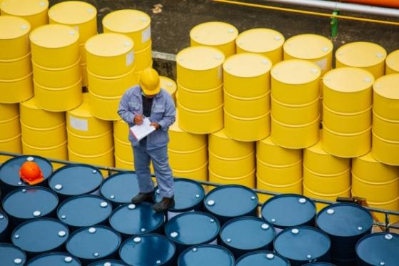Giá xăng dầu hôm nay 28/3: Hồi mạnh hơn 4%