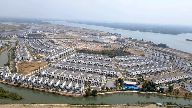 Phó thủ tướng yêu cầu lập tổ công tác gỡ vướng cho các dự án của Novaland - Ảnh 1. Phó thủ tướng yêu cầu lập tổ công tác gỡ vướng cho các dự án của Novaland - Ảnh 1.