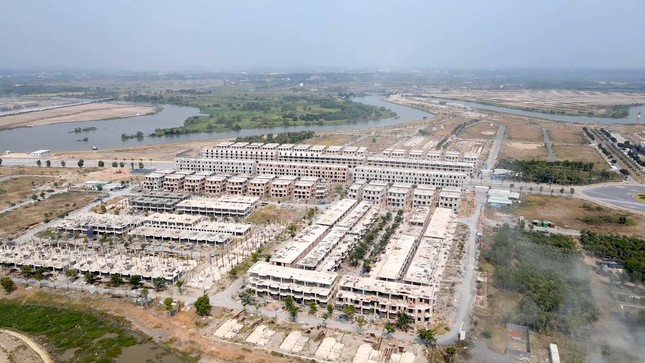 Loạt dự án ‘đứng hình’, Novaland phải trả lãi ngân hàng ra sao?