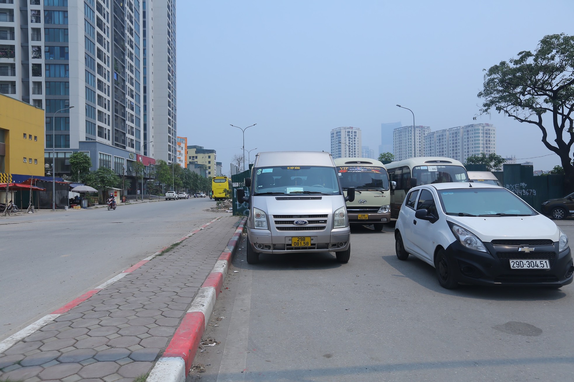 Tuyến đường trăm tỷ chỉ dài hơn 1km vẫn dang dở sau 5 năm - Ảnh 17. Tuyến đường trăm tỷ chỉ dài hơn 1km vẫn dang dở sau 5 năm - Ảnh 17.