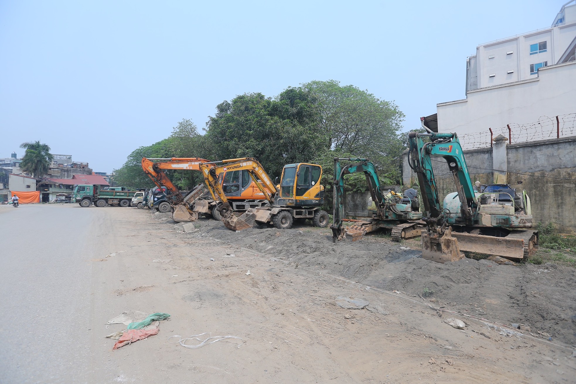 Tuyến đường trăm tỷ chỉ dài hơn 1km vẫn dang dở sau 5 năm - Ảnh 13. Tuyến đường trăm tỷ chỉ dài hơn 1km vẫn dang dở sau 5 năm - Ảnh 13.