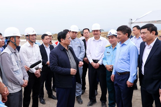 Thủ tướng: Hoàn thành sân bay Điện Biên trong tháng 11