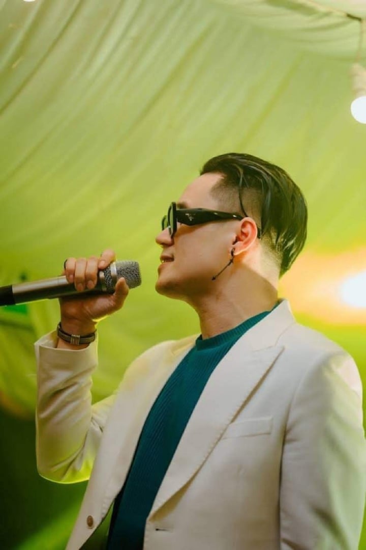 Khánh Phương: Mua cổ phiếu không vì lãi chục tỷ đồng mà muốn kiểm soát công ty - Ảnh 2. Khánh Phương: Mua cổ phiếu không vì lãi chục tỷ đồng mà muốn kiểm soát công ty - Ảnh 2.