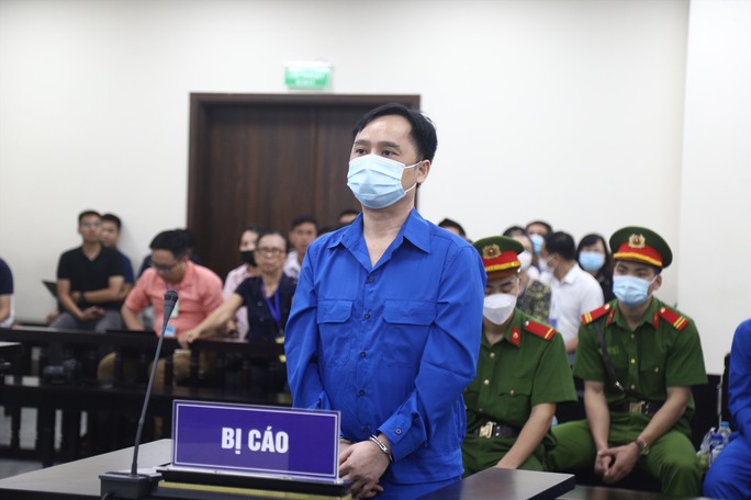 Chủ tịch Louis Holdings phủ nhận thao túng chứng khoán để thu lợi 152 tỉ đồng