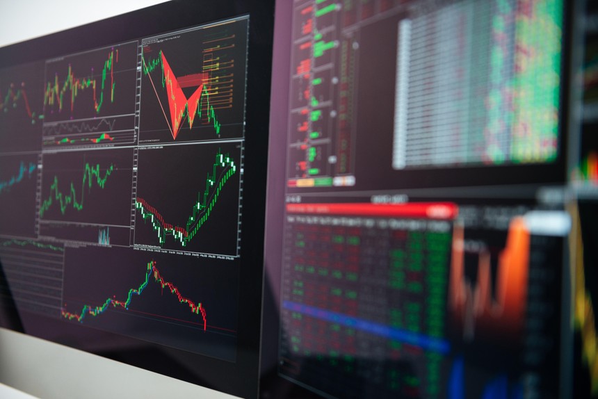 Giao dịch chứng khoán phiên sáng 26/7: VN-Index đứng trước ngưỡng cửa quan trọng