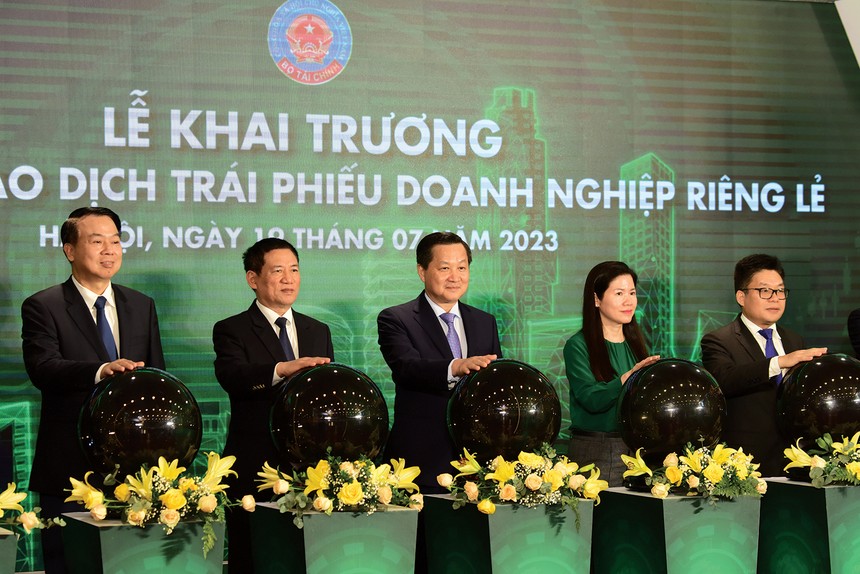 Áp lực trái phiếu đáo hạn vẫn cao