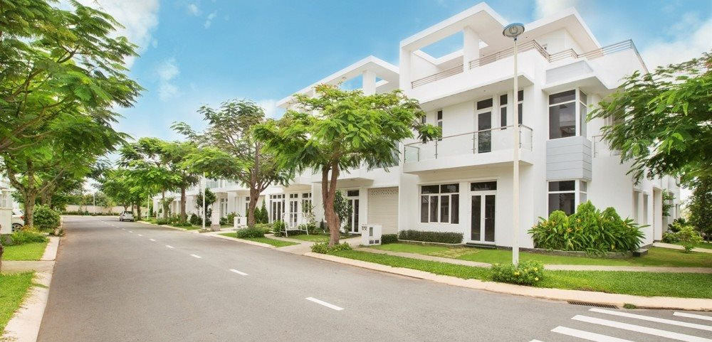 Lãi suất đang giảm, bất động sản sẽ “xoay chiều” vào cuối năm nay?