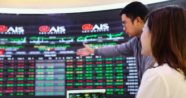 Cổ phiếu ngân hàng tạo sóng, thanh khoản VN-Index cao nhất 6 tháng