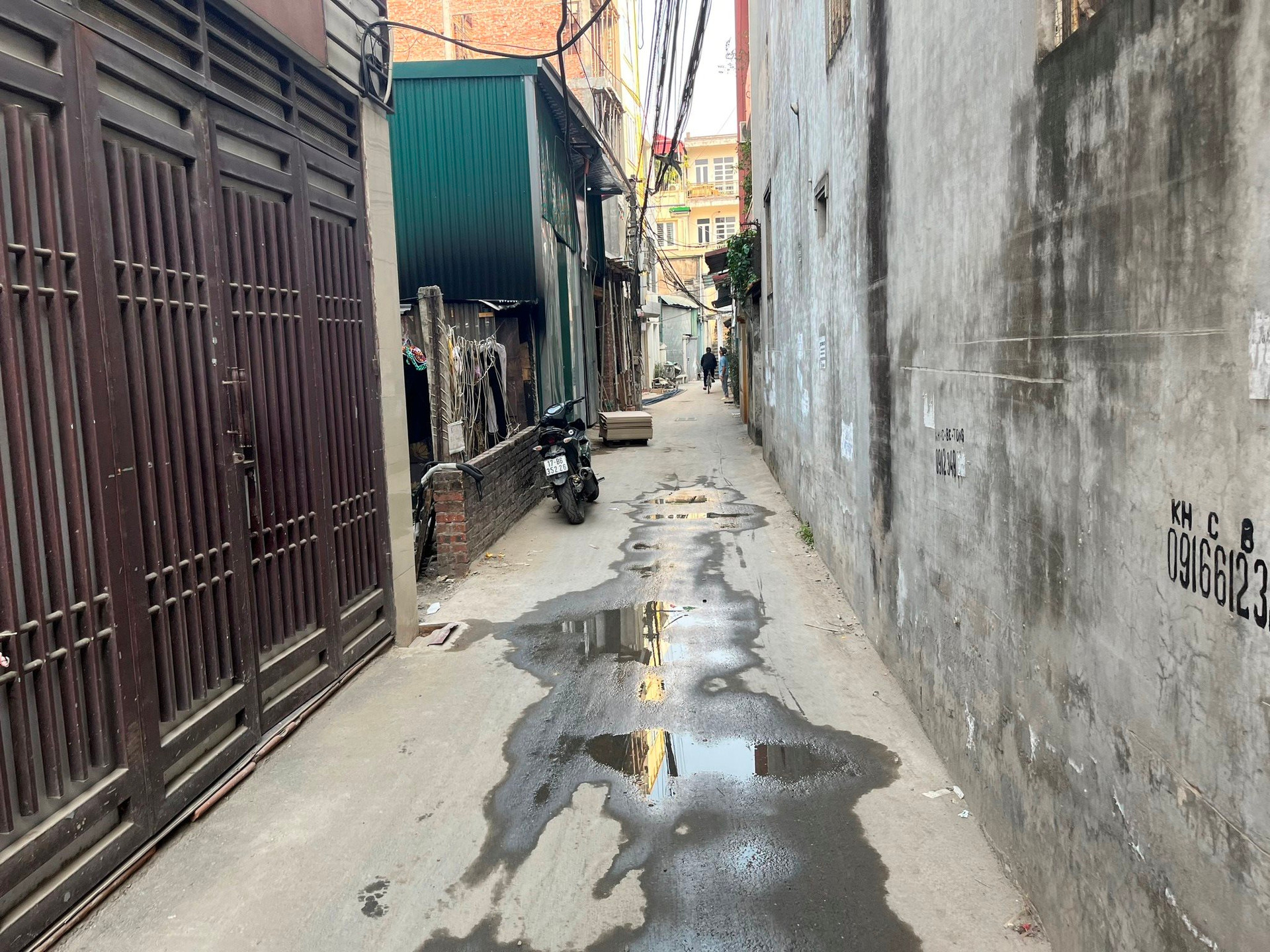 Nhà đang ở trị giá 10 tỷ bỗng bị “cò đất” rao bán 4 tỷ với lý do: Vợ chồng ly dị cần bán gấp để chia tài sản