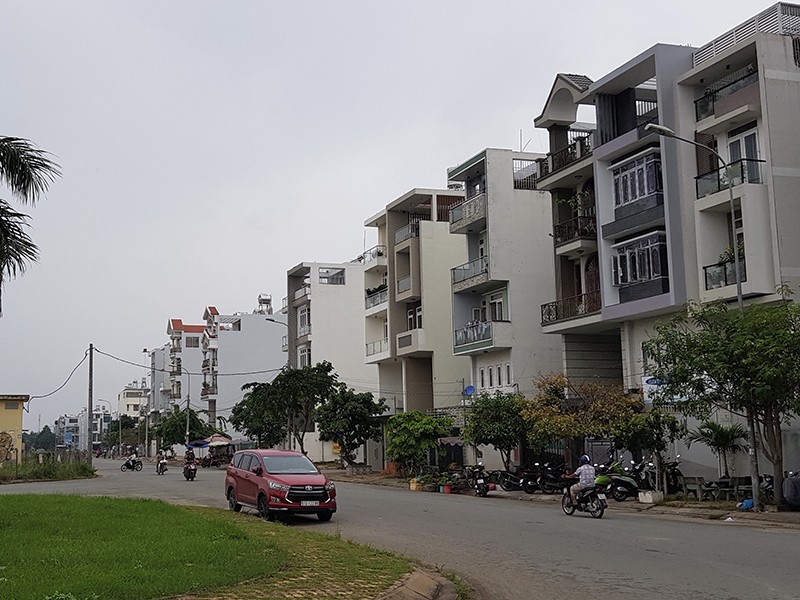 Đất nền, nhà liền thổ rớt giá mạnh, làn sóng bán cắt lỗ lan rộng