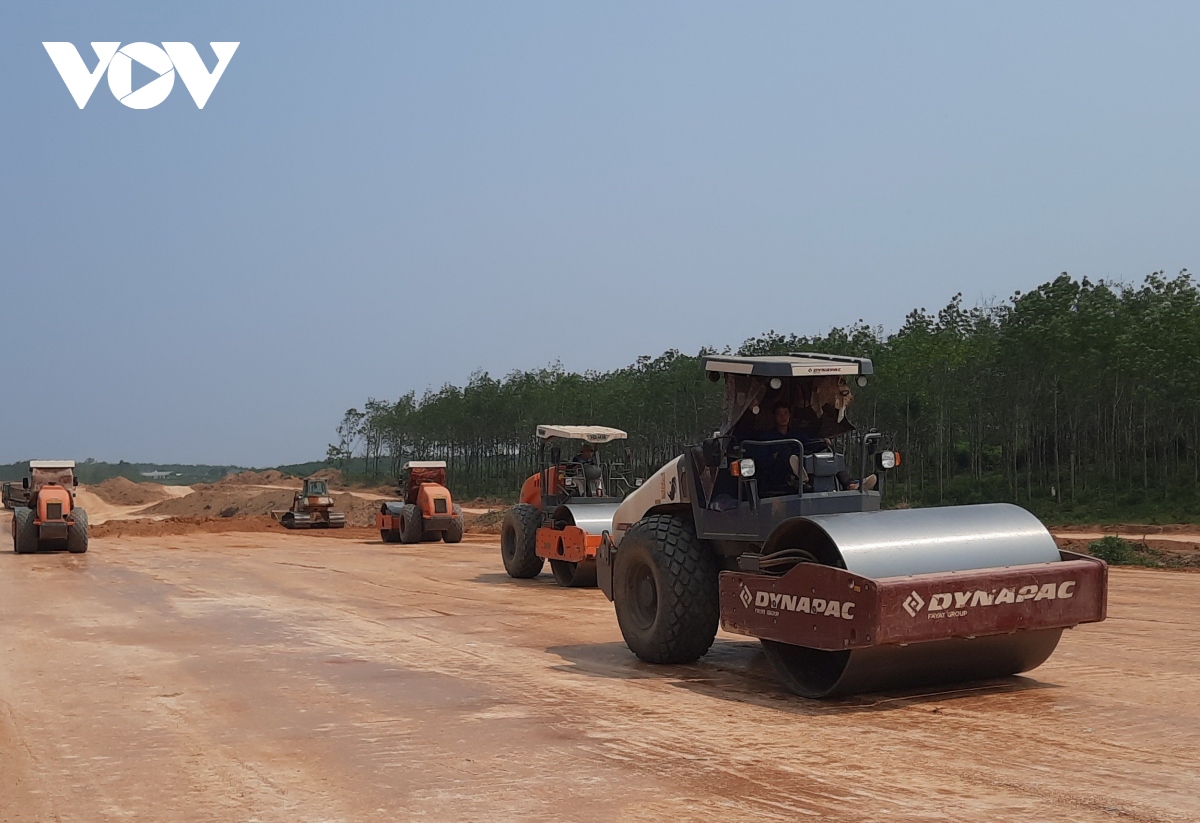Thiếu khu tái định cư, dự án cao tốc Bắc - Nam chậm bàn giao mặt bằng - Ảnh 4. Thiếu khu tái định cư, dự án cao tốc Bắc - Nam chậm bàn giao mặt bằng - Ảnh 4.