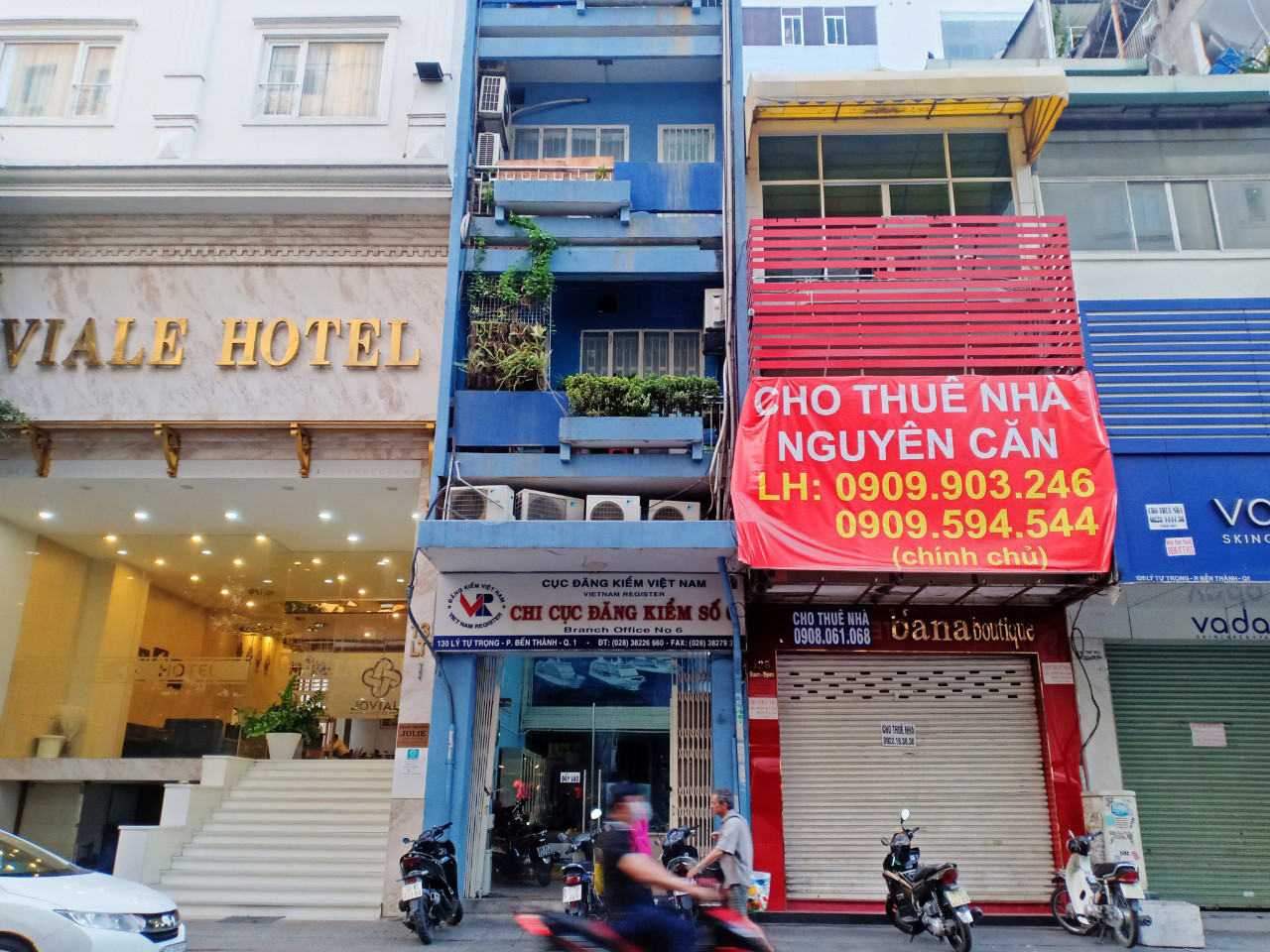 Xuất hiện tình trạng trả mặt bằng ở những tuyến phố “vàng” với giá thuê 200-600 triệu đồng/tháng