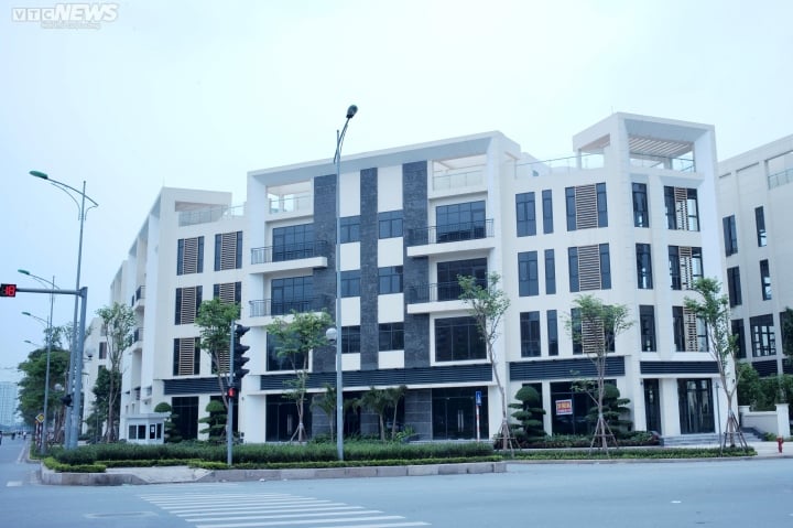 Nhà phố hàng chục tỷ đồng vẫn tăng giá đều