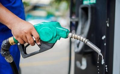 Giá xăng giảm hơn 1,000 đồng/lít từ 15h ngày 4/5