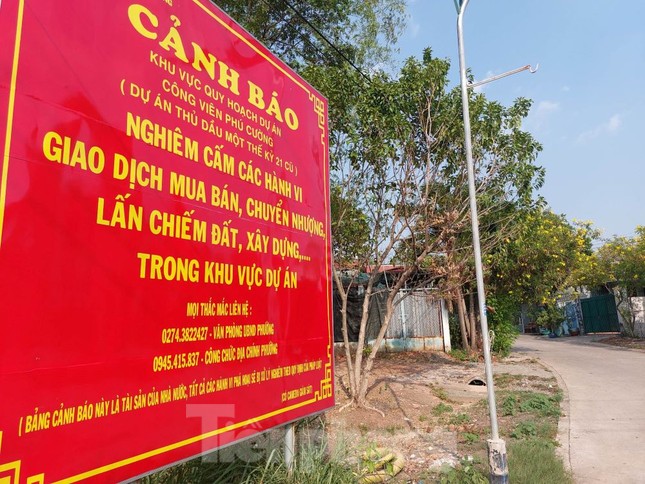 Hai dự án gối đầu ‘đắp chiếu’ 16 năm giữa khu đất vàng, làm xấu đô thị Thủ Dầu Một - Ảnh 10. Hai dự án gối đầu ‘đắp chiếu’ 16 năm giữa khu đất vàng, làm xấu đô thị Thủ Dầu Một - Ảnh 10.
