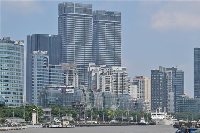 Trung Quốc: Cổ phiếu Evergrande Group lao dốc ngay phiên trở lại sàn chứng khoán
