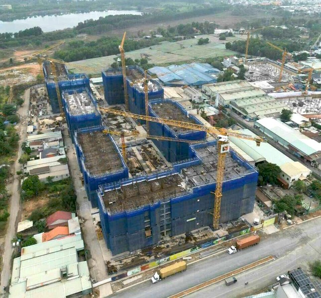Hai luật ‘đá nhau’ về nhà ở xã hội