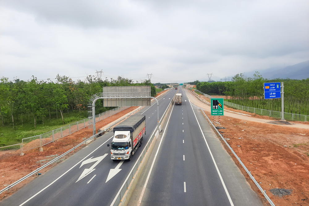 Những dự án giao thông làm thay đổi diện mạo Miền Trung