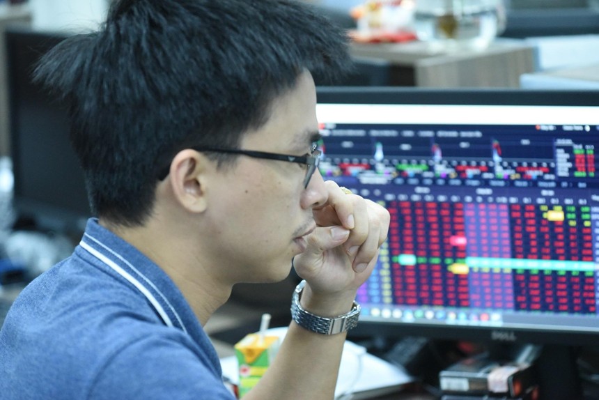 Nhen nhóm cơ hội đầu tư nhìn từ điểm sáng vĩ mô