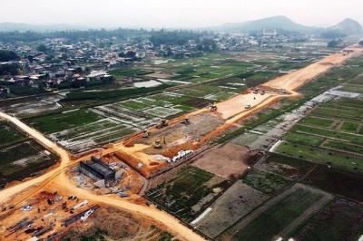 pic6115e16a8d3fe31dc15b390cce9d2cd5 Thủ tướng chỉ đạo tập trung gỡ vướng về đất đai, vật liệu xây dựng để triển khai các dự án đường bộ cao tốc và bất động sản